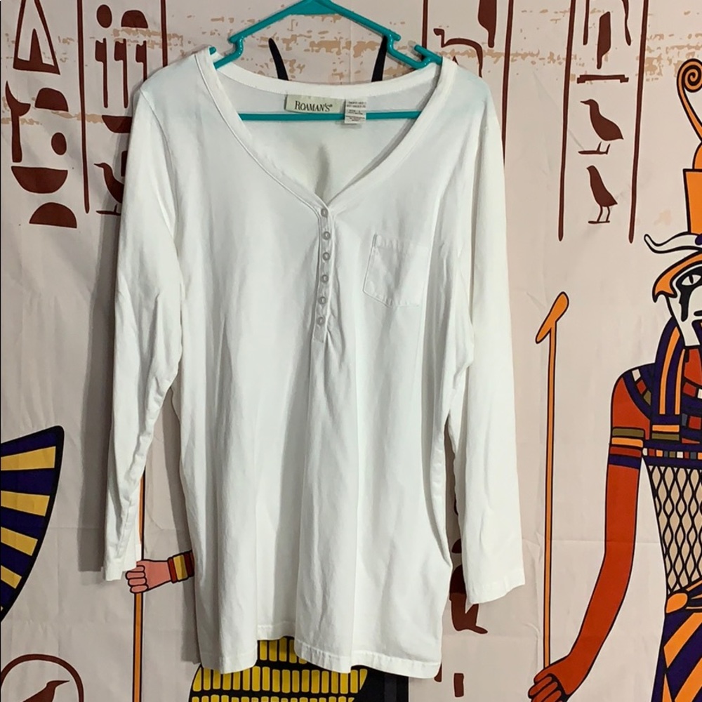 Longer length long sleeved tee with front pocket